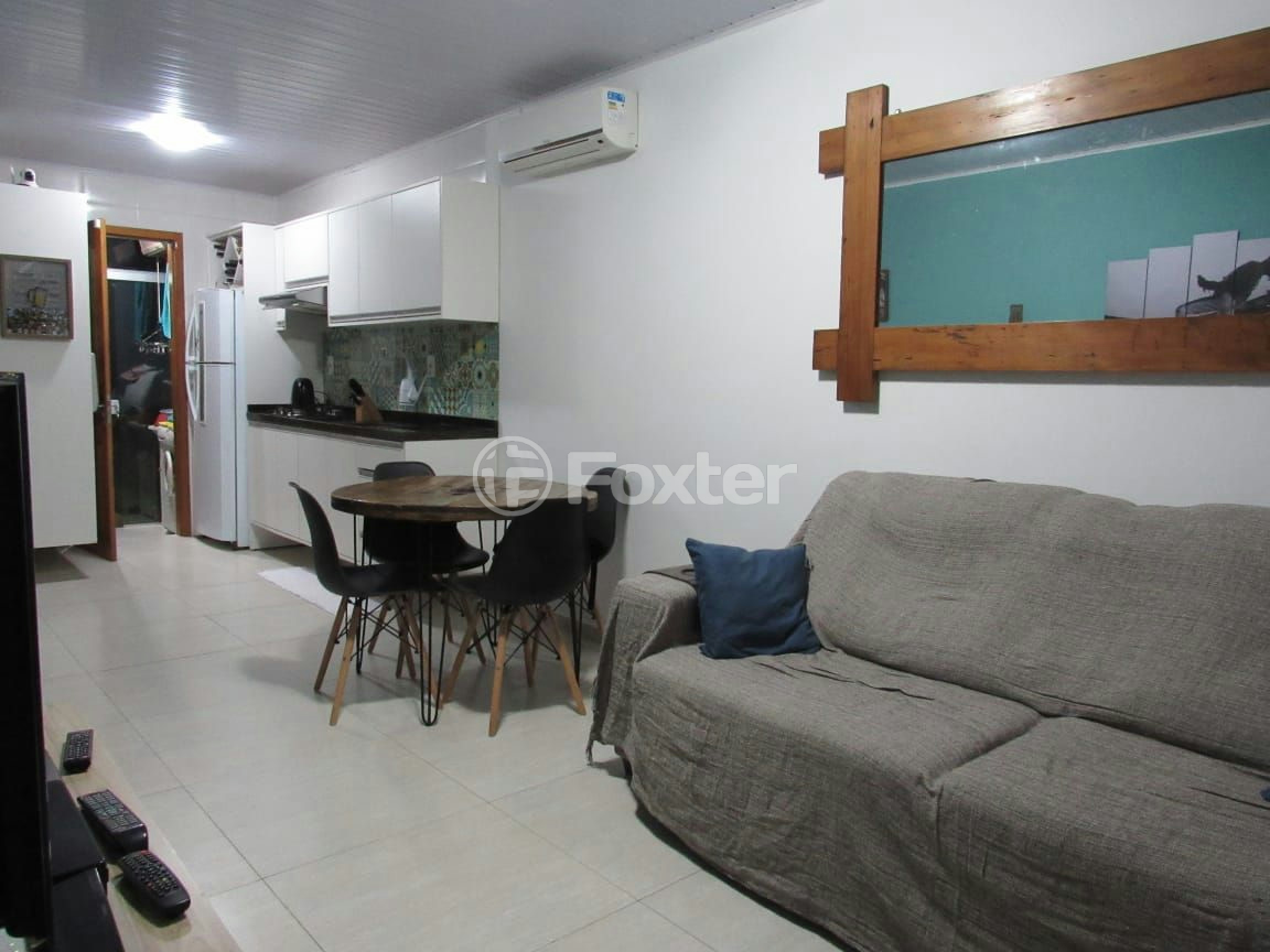 Casa à venda com 2 quartos, 64m² - Foto 2