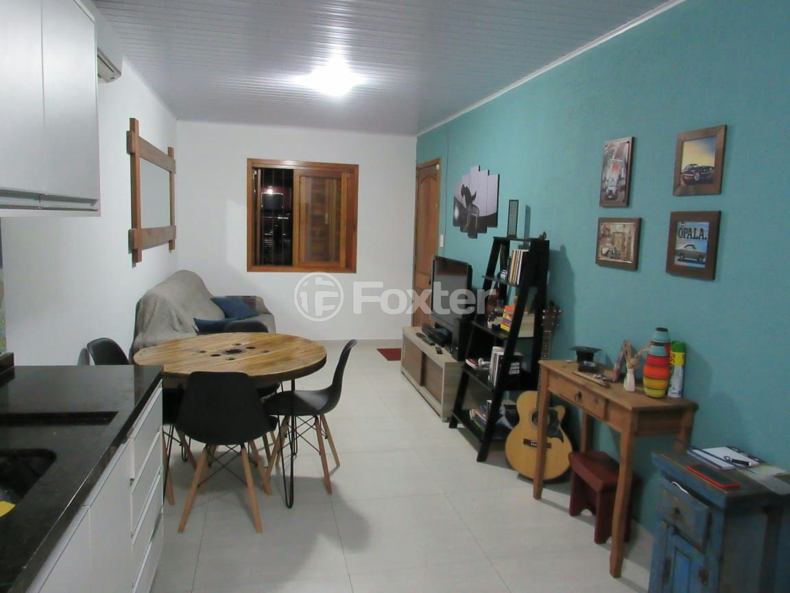 Casa à venda com 2 quartos, 64m² - Foto 3