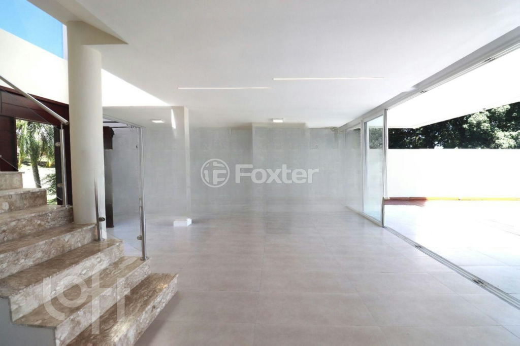 Casa de Condomínio à venda com 3 quartos, 335m² - Foto 1