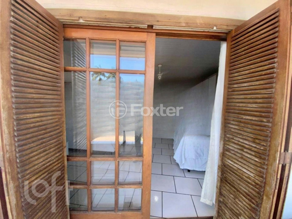 Casa à venda com 3 quartos, 221m² - Foto 4
