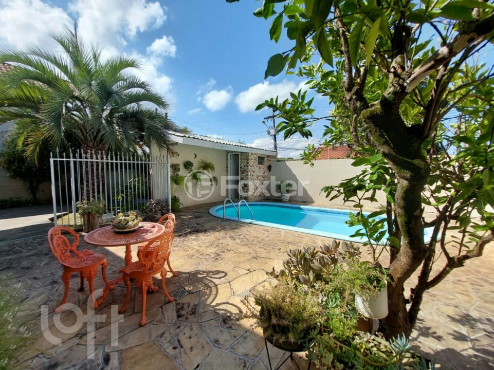 Casa à venda com 3 quartos, 211m² - Foto 4
