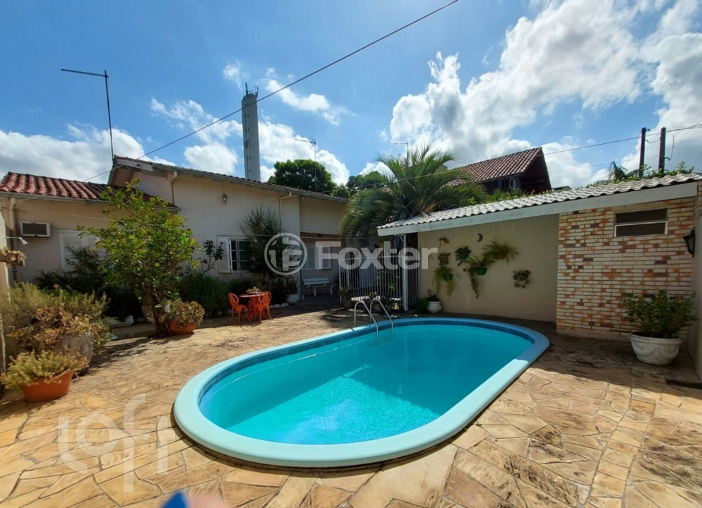 Casa à venda com 3 quartos, 211m² - Foto 2