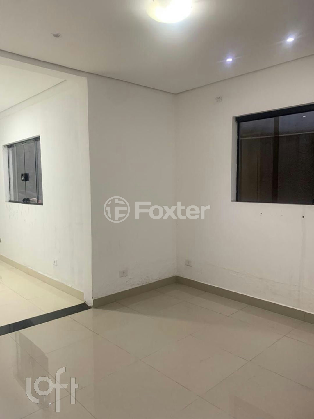 Casa à venda com 2 quartos, 100m² - Foto 1
