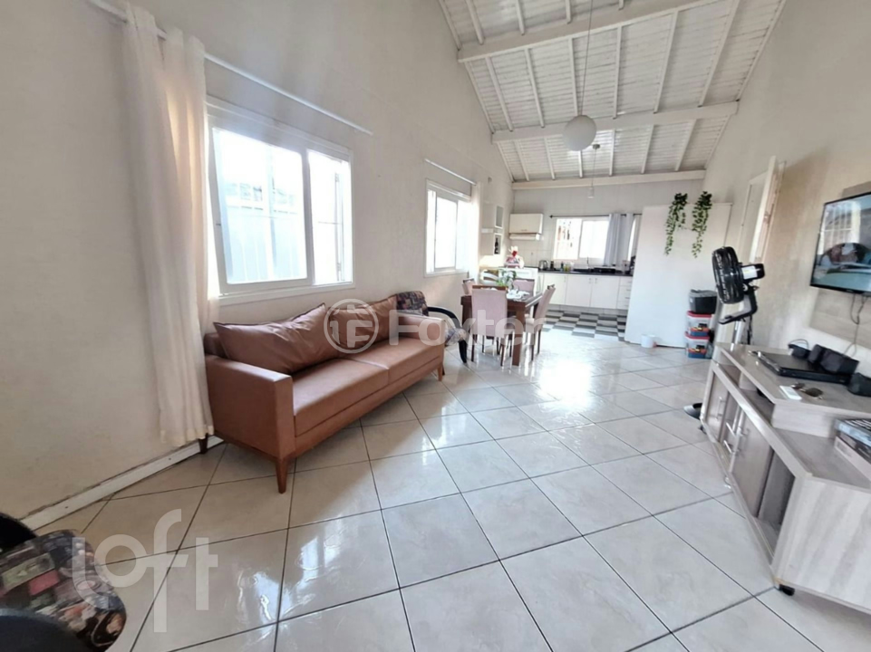 Casa à venda com 2 quartos, 66m² - Foto 3