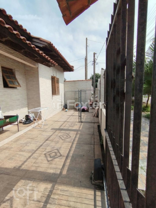 Casa à venda com 3 quartos, 160m² - Foto 2