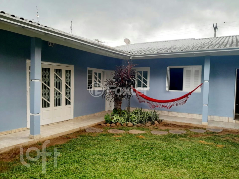 Casa à venda com 3 quartos, 105m² - Foto 1