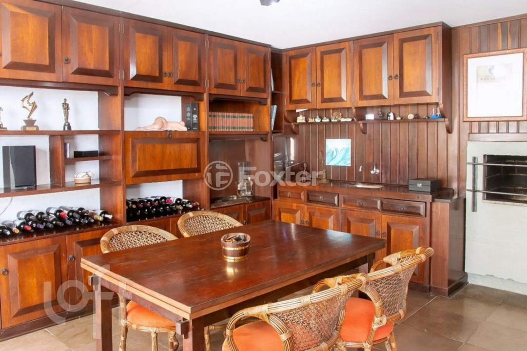 Casa à venda com 3 quartos, 382m² - Foto 4