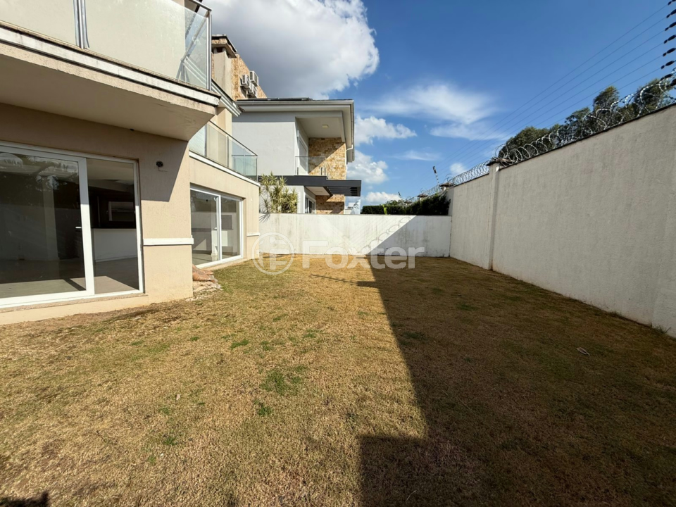 Casa de Condomínio à venda com 3 quartos, 367m² - Foto 2