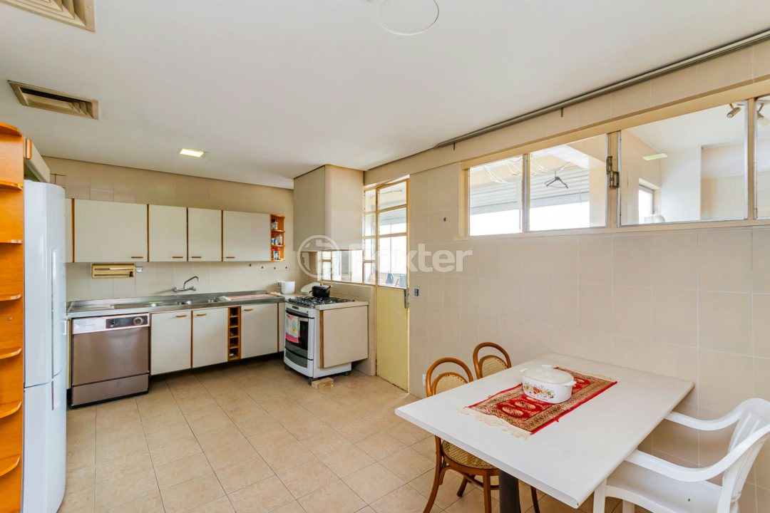 Apartamento à venda com 3 quartos, 226m² - Foto 47