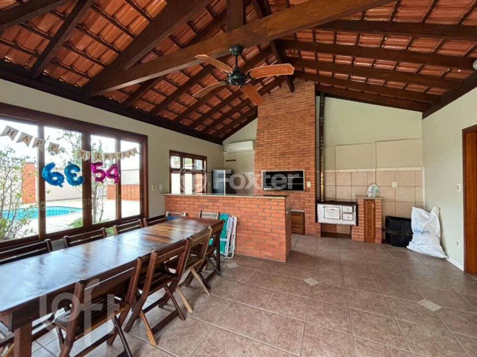Casa à venda com 4 quartos, 297m² - Foto 4