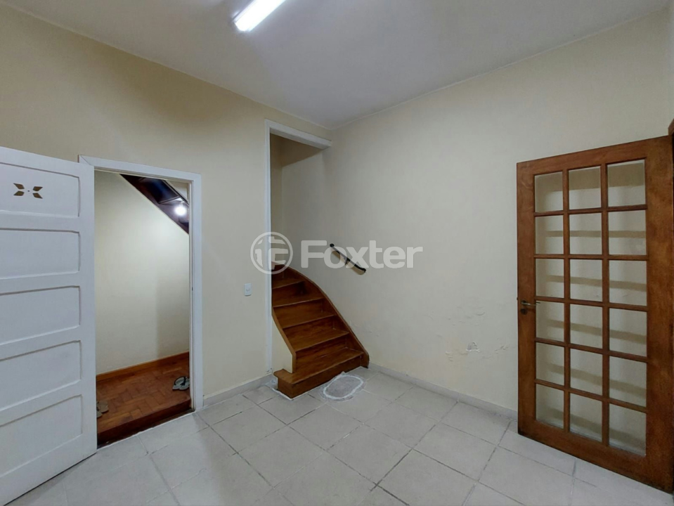 Casa à venda com 4 quartos, 270m² - Foto 1