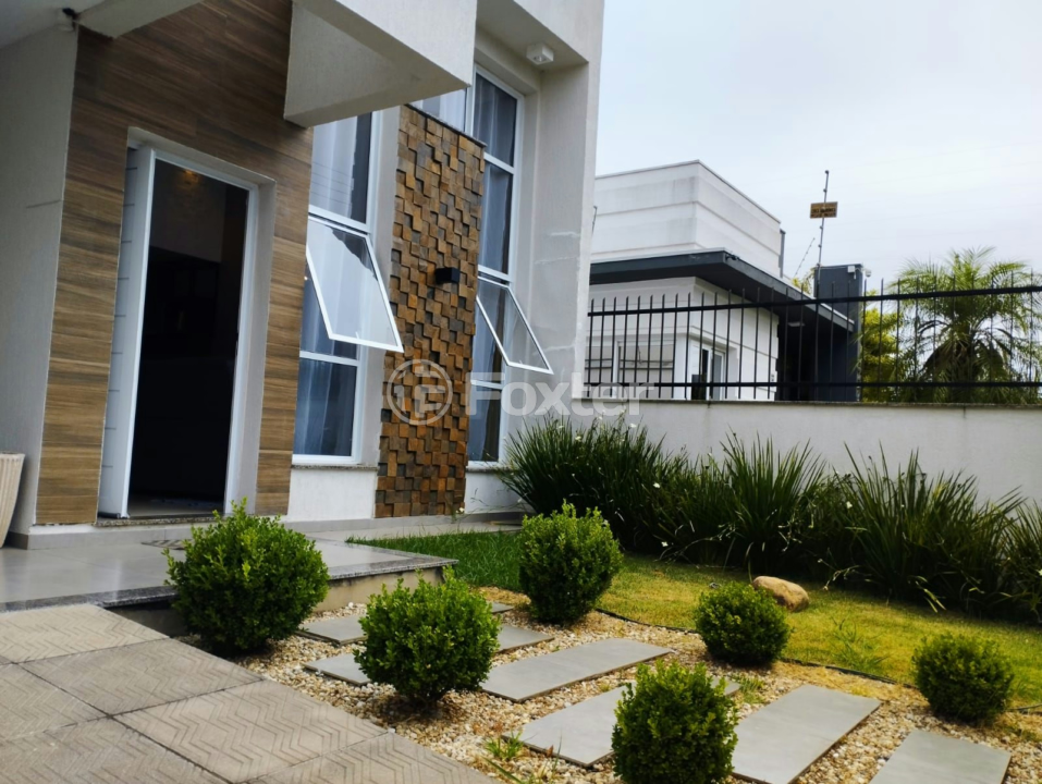 Casa à venda com 3 quartos, 140m² - Foto 1