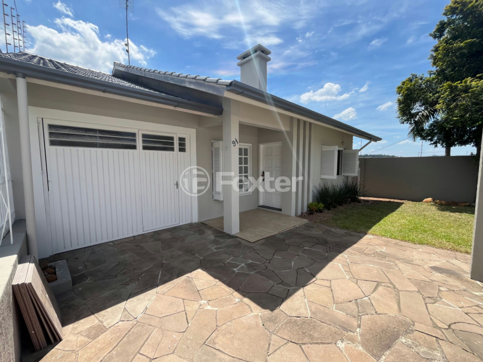 Casa à venda com 4 quartos, 206m² - Foto 1