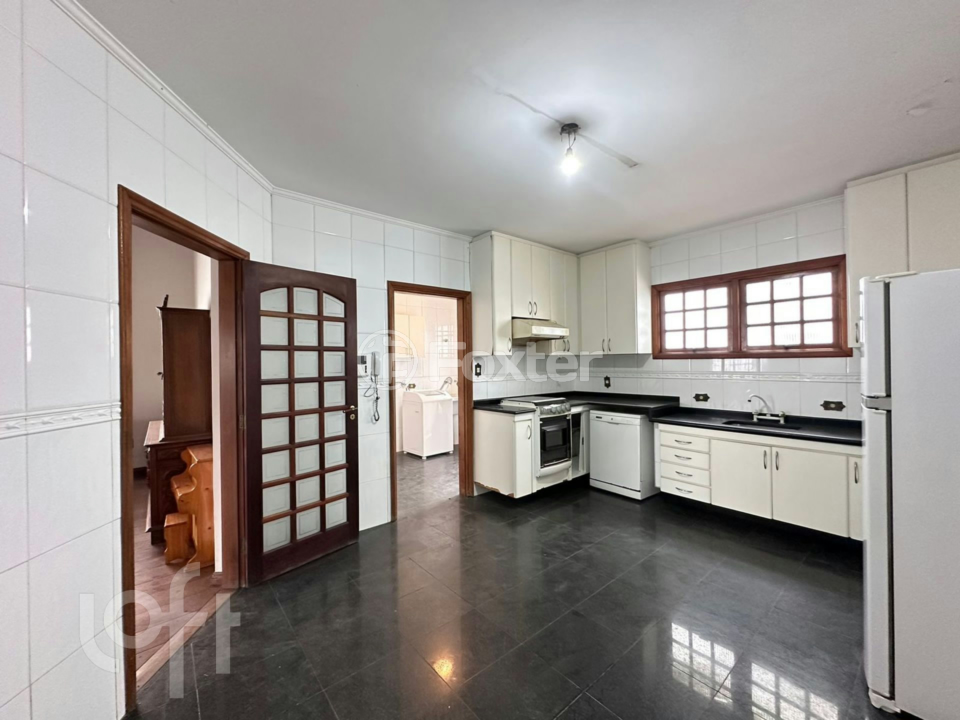 Casa à venda com 5 quartos, 300m² - Foto 5