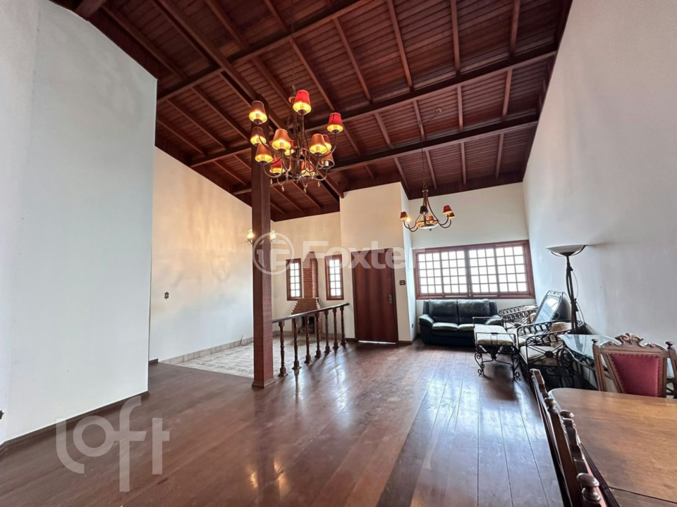 Casa à venda com 5 quartos, 300m² - Foto 1