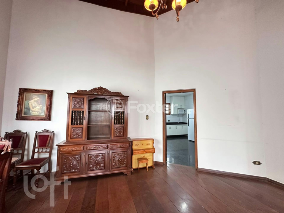 Casa à venda com 5 quartos, 300m² - Foto 2