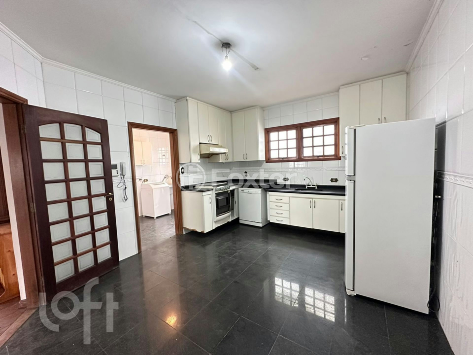 Casa à venda com 5 quartos, 300m² - Foto 4
