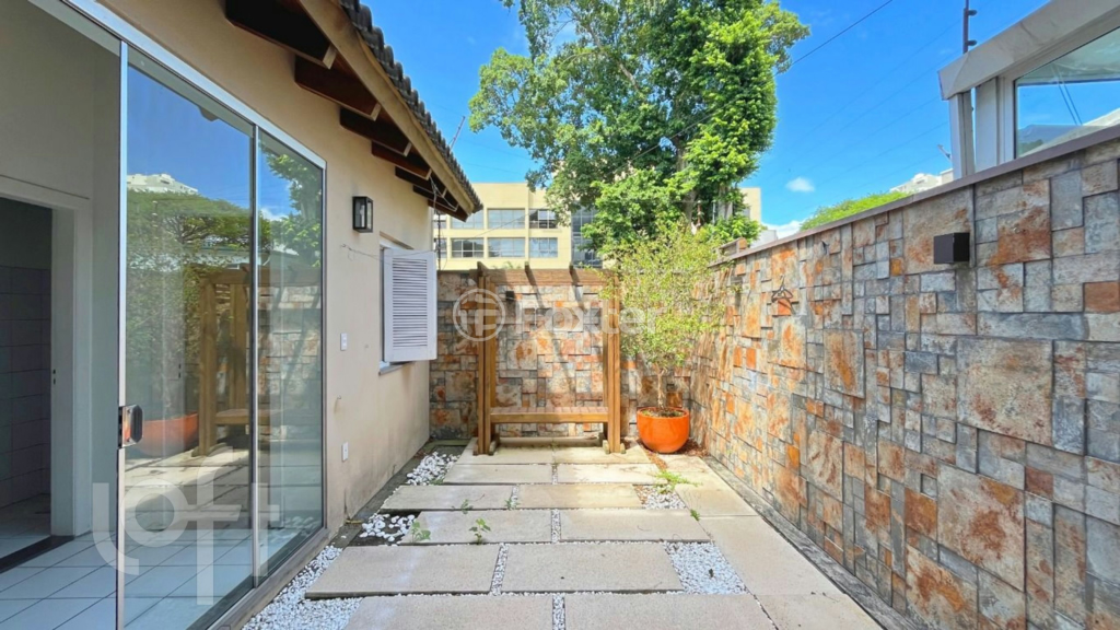 Casa de Condomínio à venda com 3 quartos, 224m² - Foto 3