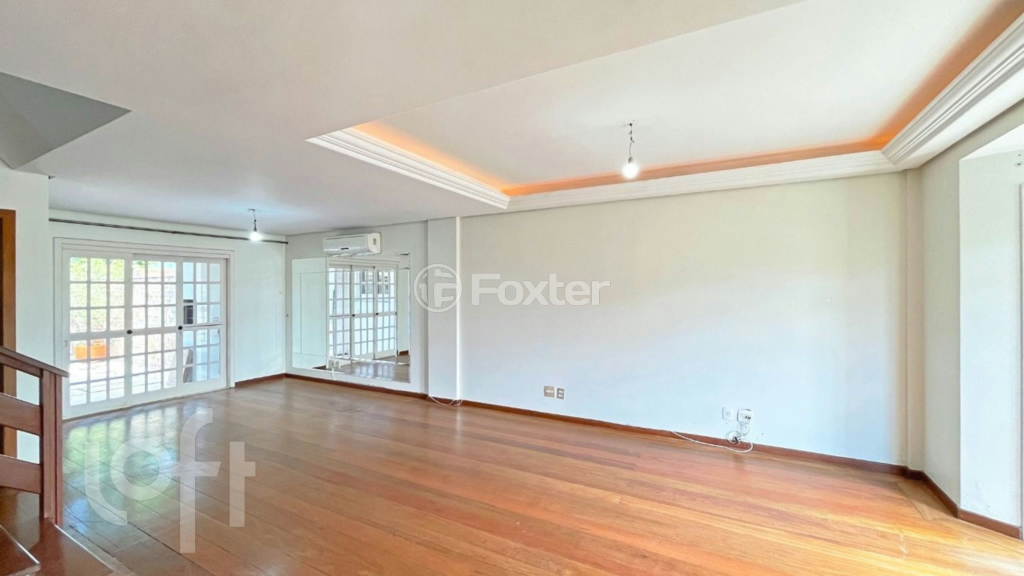 Casa de Condomínio à venda com 3 quartos, 224m² - Foto 2