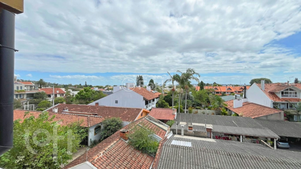 Casa de Condomínio à venda com 3 quartos, 224m² - Foto 4