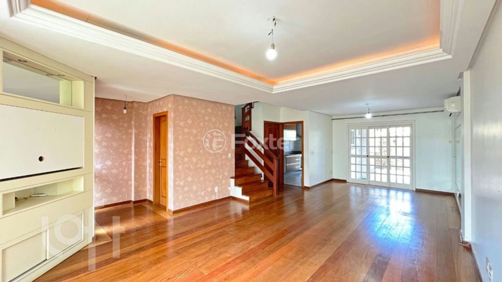 Casa de Condomínio à venda com 3 quartos, 224m² - Foto 1