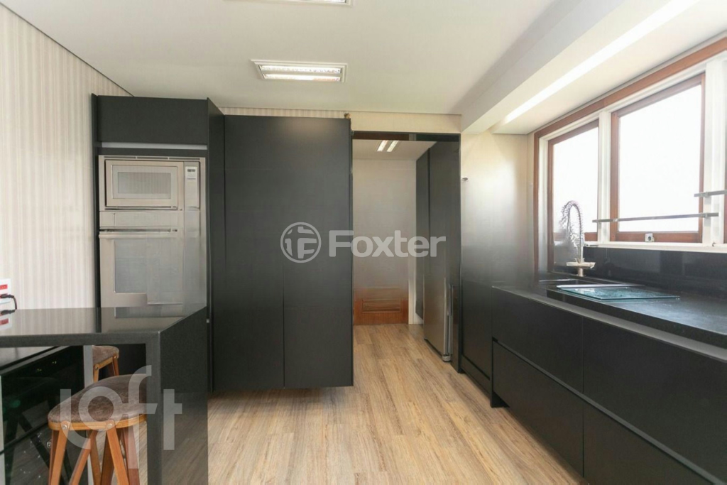 Apartamento à venda com 3 quartos, 233m² - Foto 28