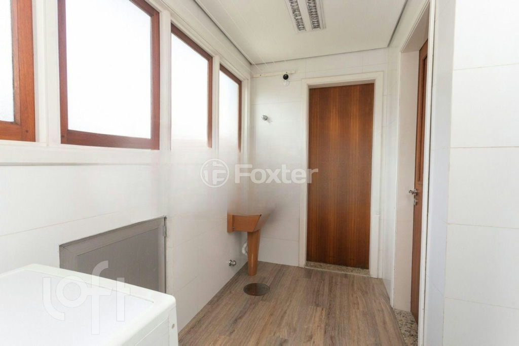 Apartamento à venda com 3 quartos, 233m² - Foto 32