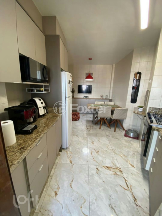 Apartamento à venda com 3 quartos, 95m² - Foto 2