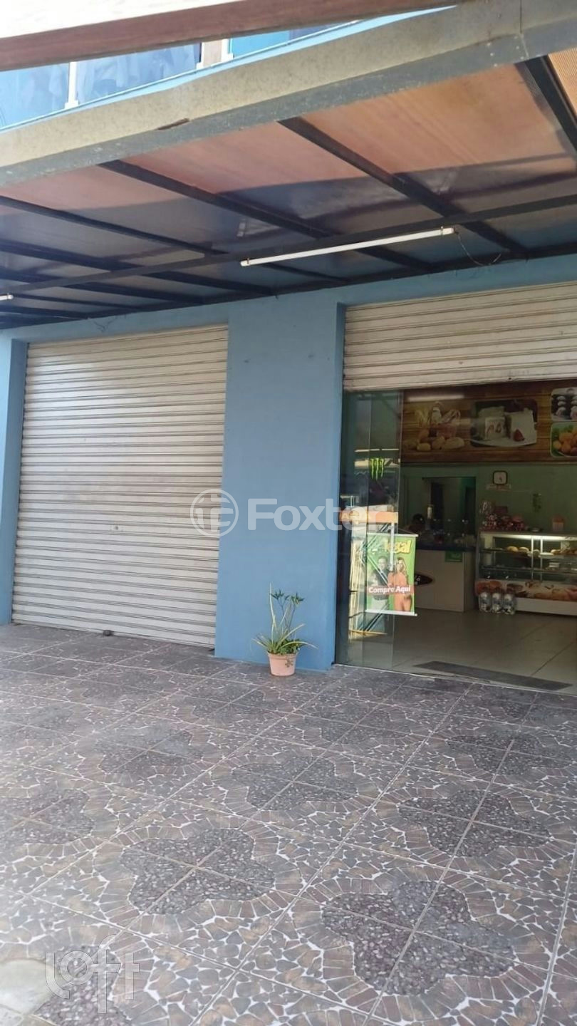 Casa à venda com 3 quartos, 238m² - Foto 1