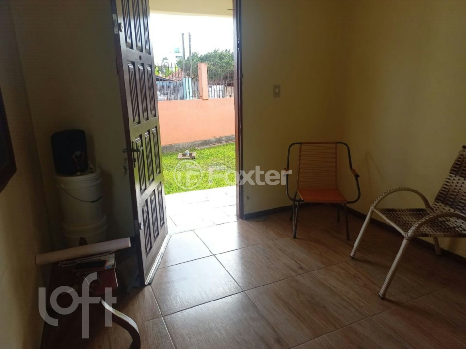Casa à venda com 2 quartos, 70m² - Foto 4