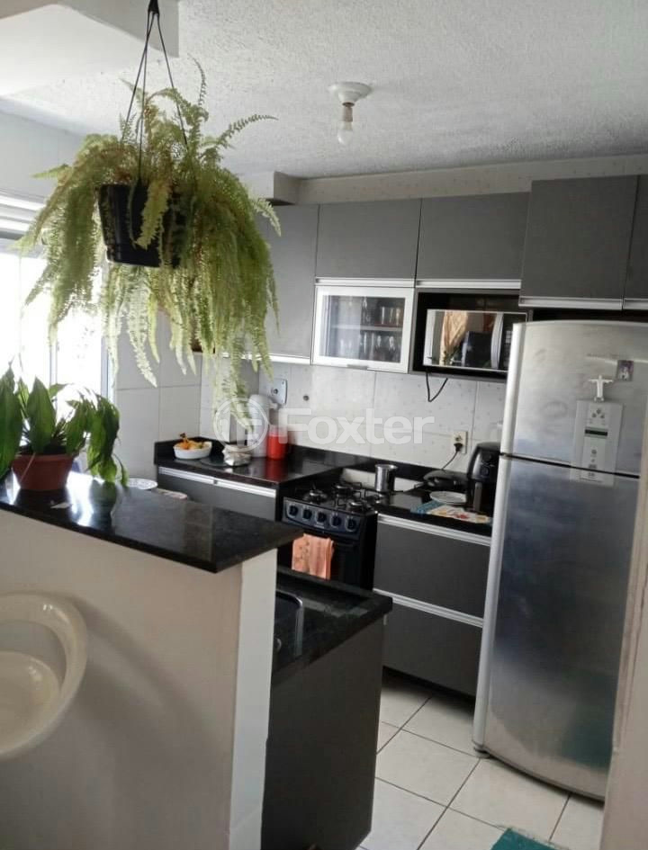 Apartamento à venda com 2 quartos, 42m² - Foto 2