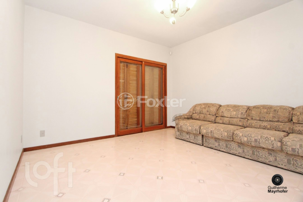 Casa à venda com 3 quartos, 285m² - Foto 1