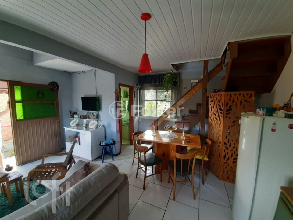 Casa à venda com 2 quartos, 100m² - Foto 2