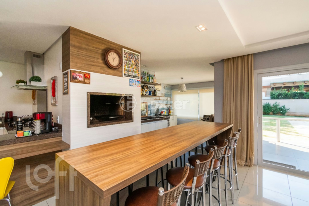 Casa à venda com 4 quartos, 334m² - Foto 16