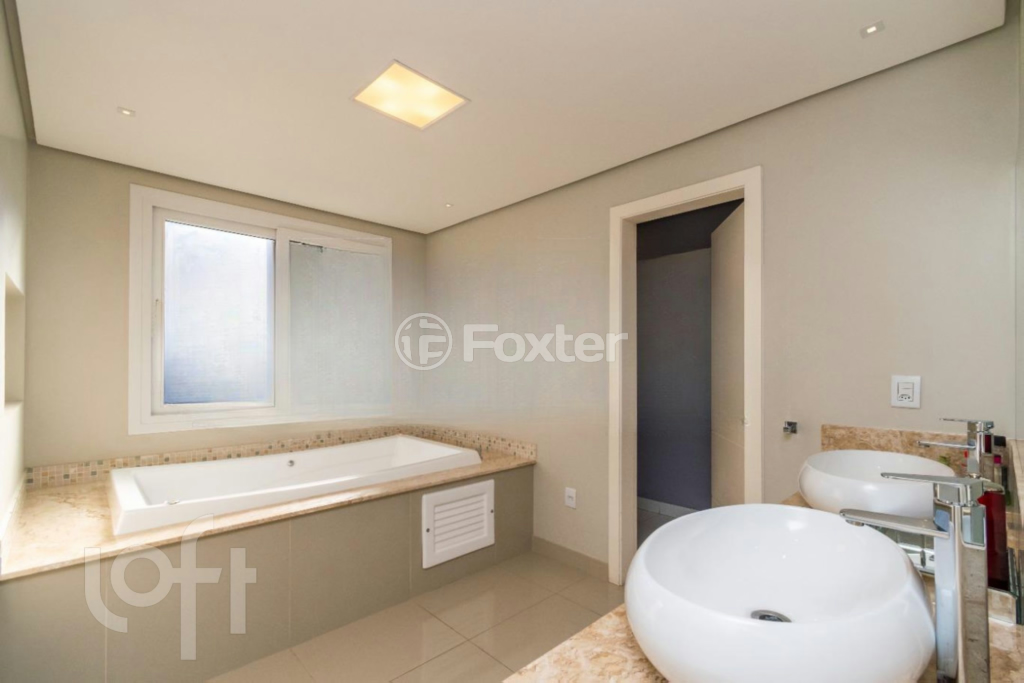Casa à venda com 4 quartos, 334m² - Foto 27