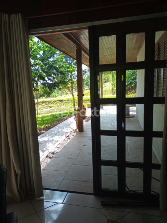 Fazenda à venda com 5 quartos, 230m² - Foto 24