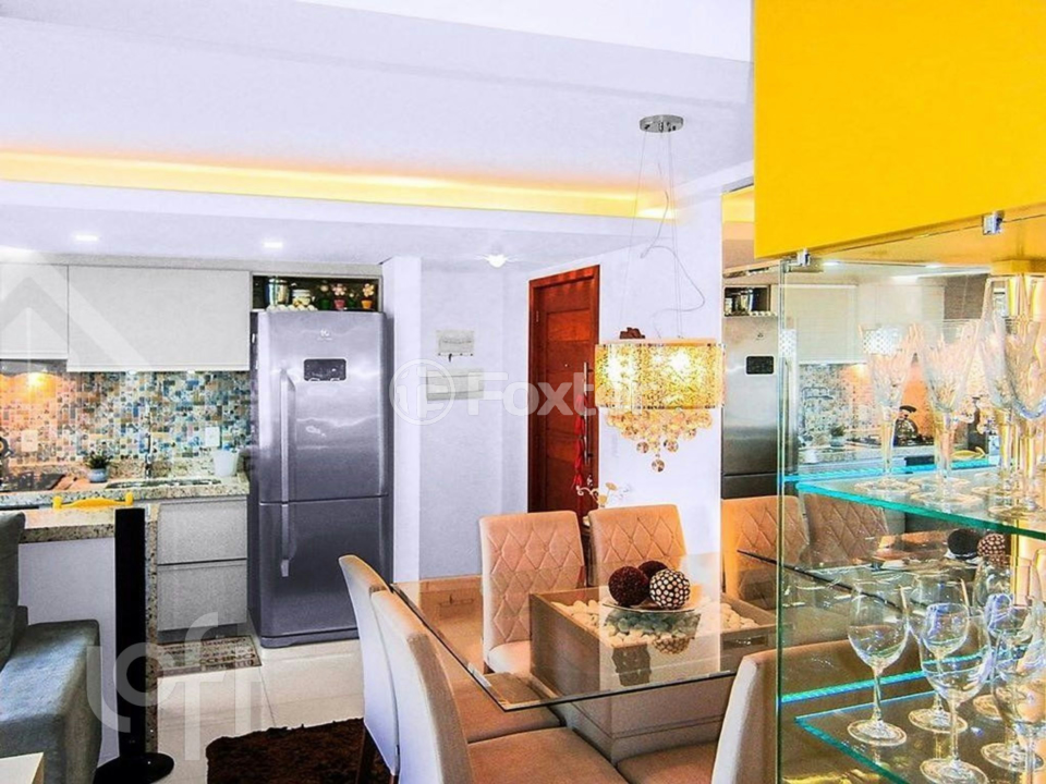 Apartamento à venda com 2 quartos, 65m² - Foto 2
