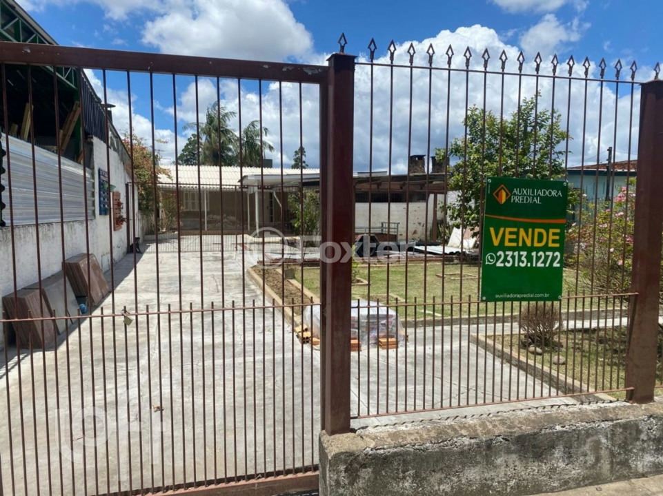 Casa à venda com 2 quartos, 45m² - Foto 1