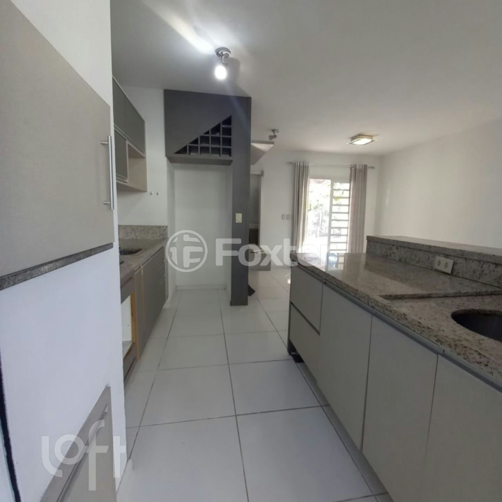 Casa à venda com 3 quartos, 79m² - Foto 11