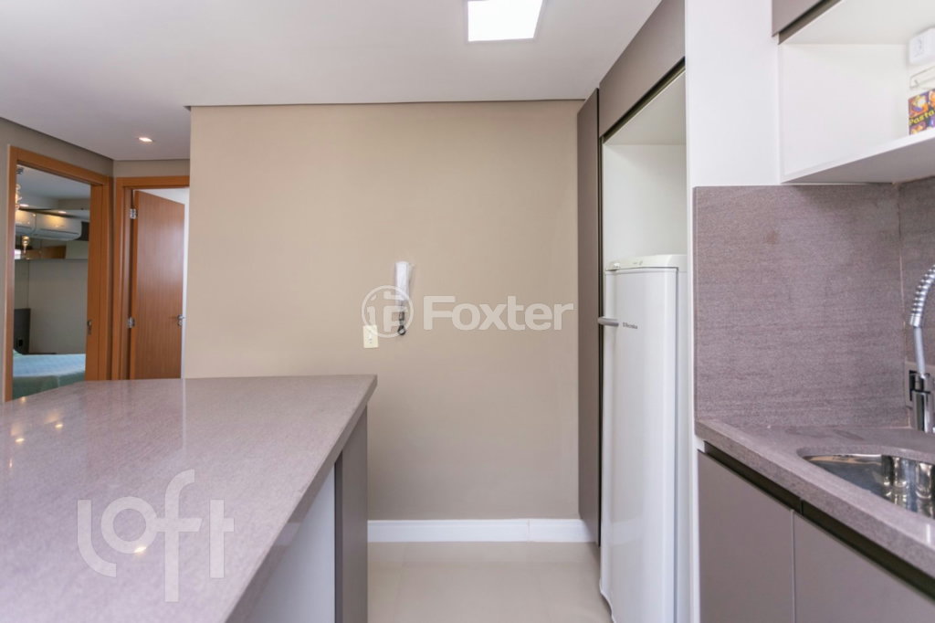 Apartamento à venda com 2 quartos, 41m² - Foto 11