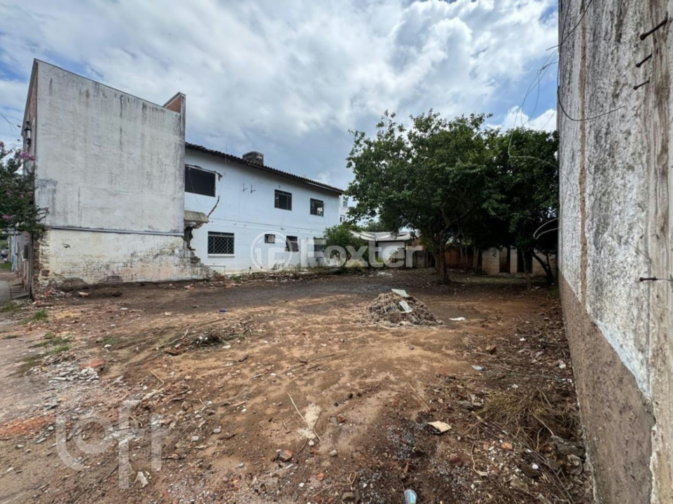 Casa à venda com 1 quarto, 660m² - Foto 2