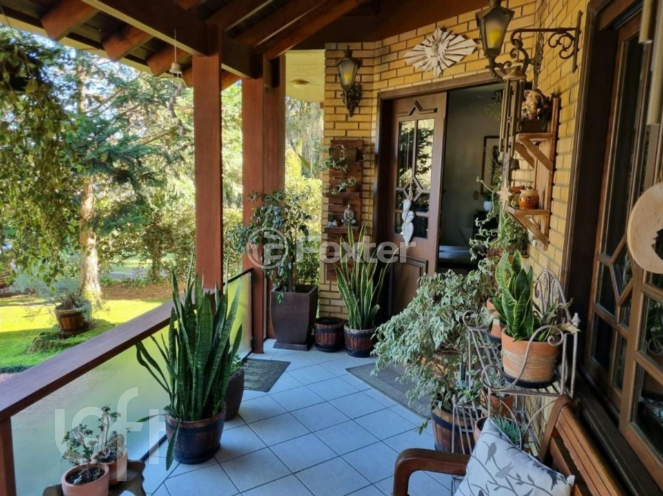 Casa à venda com 4 quartos, 260m² - Foto 2