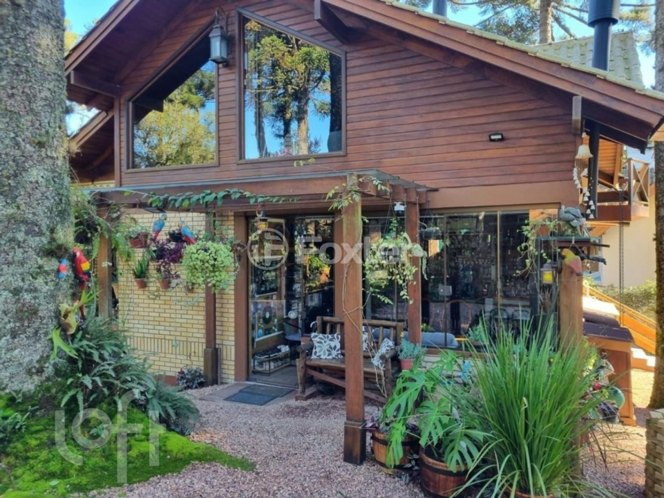 Casa à venda com 4 quartos, 260m² - Foto 1