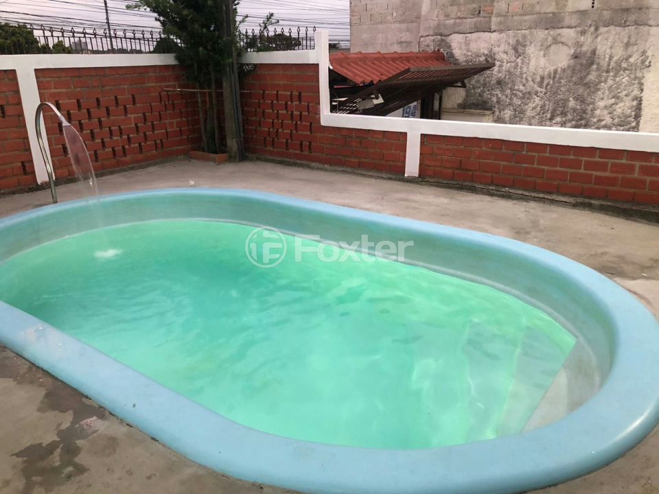 Casa à venda com 3 quartos, 200m² - Foto 1