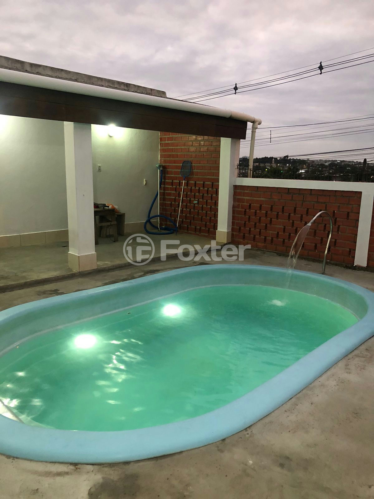 Casa à venda com 3 quartos, 200m² - Foto 2