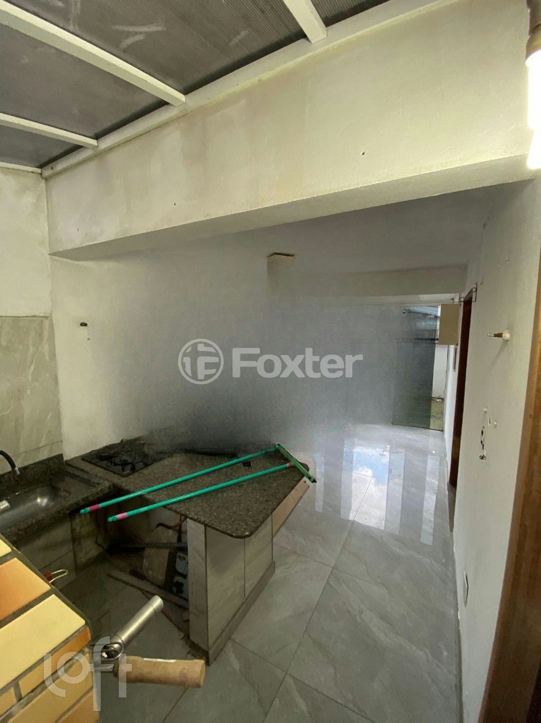 Casa à venda com 3 quartos, 86m² - Foto 1