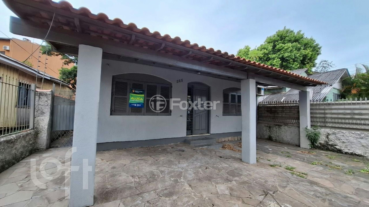 Casa à venda com 3 quartos, 94m² - Foto 1