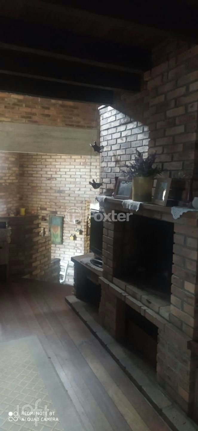 Casa à venda com 4 quartos, 256m² - Foto 1