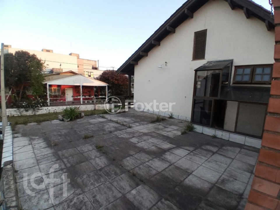 Casa à venda com 4 quartos, 265m² - Foto 10
