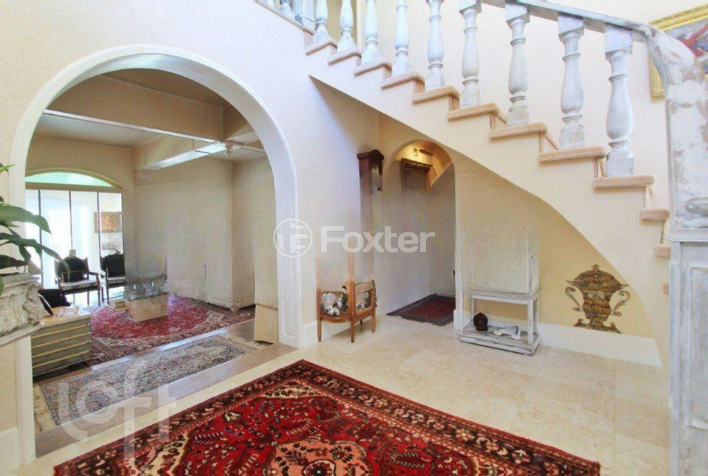 Casa à venda com 4 quartos, 680m² - Foto 1